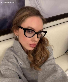 Каролина есть WhatsApp