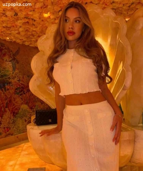 Каролина есть WhatsApp