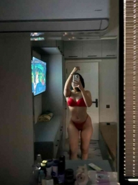 Новенькая девушка Мулатка